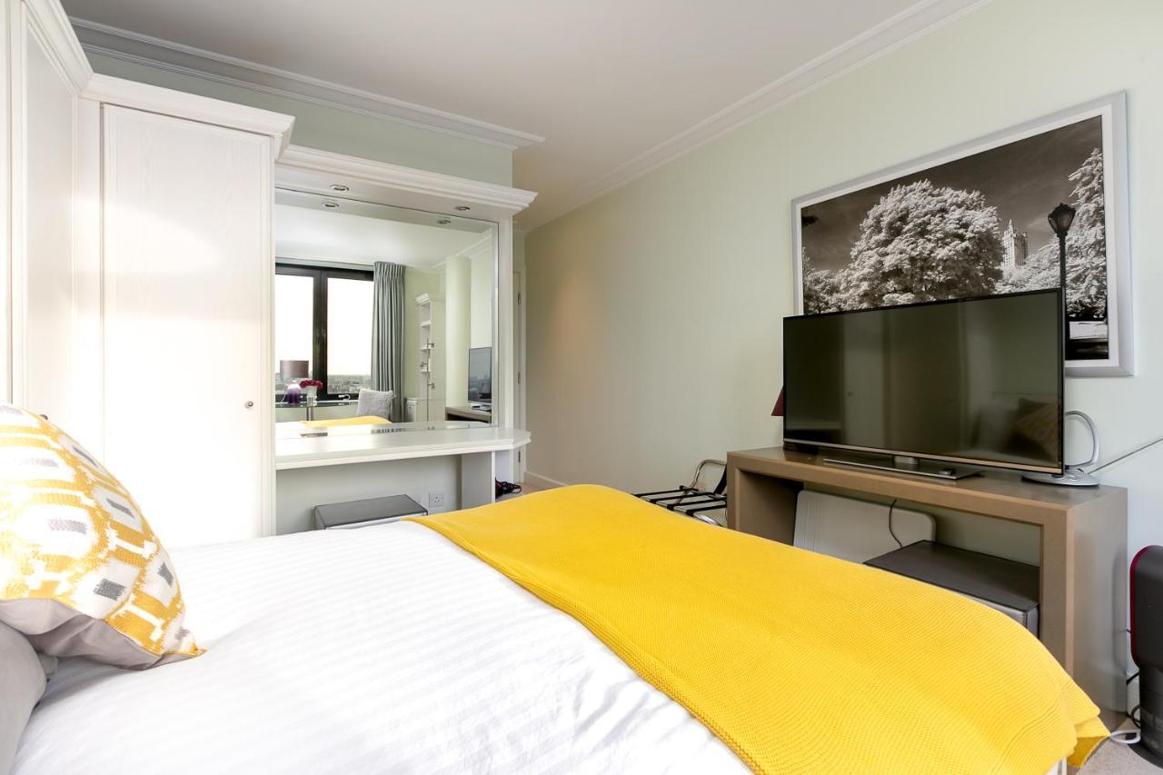 Point West Apartments Londen Buitenkant foto