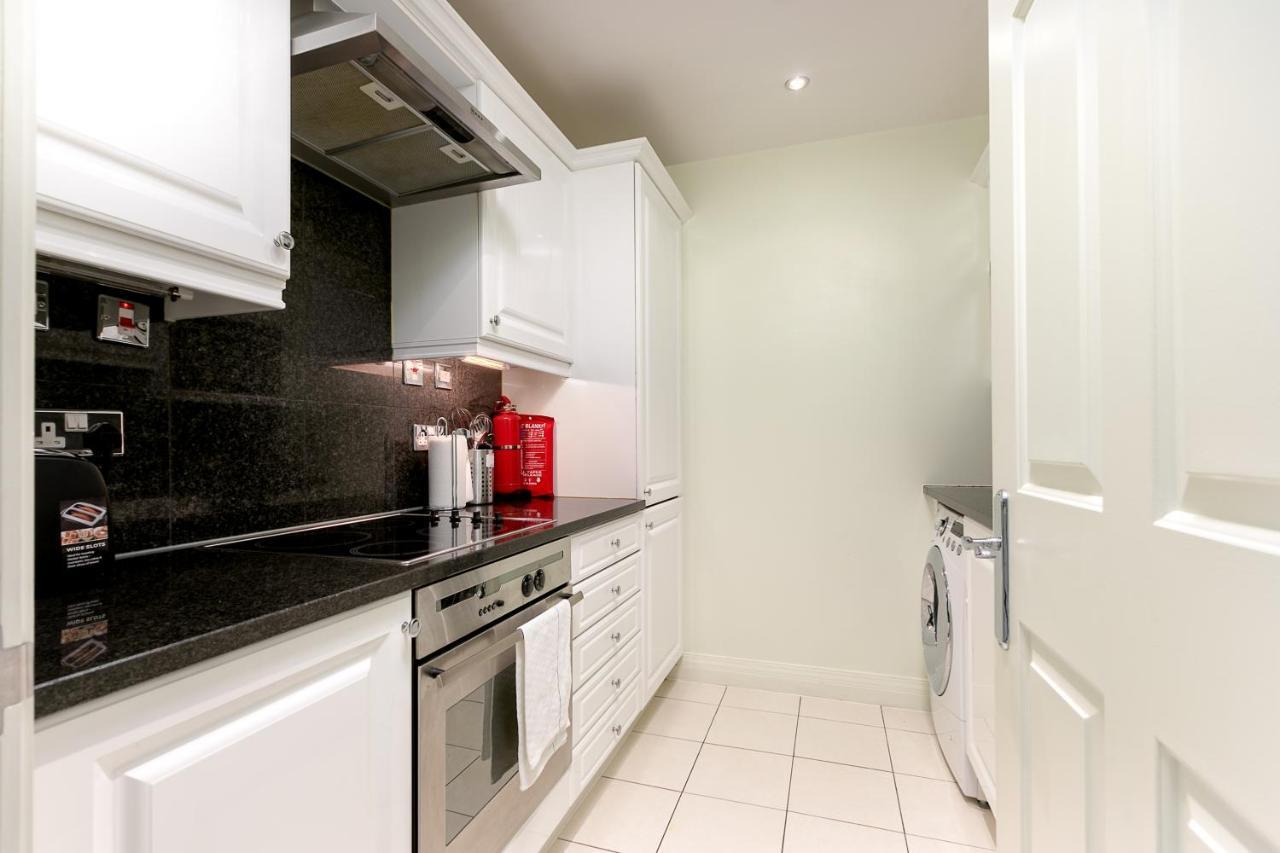 Point West Apartments Londen Buitenkant foto