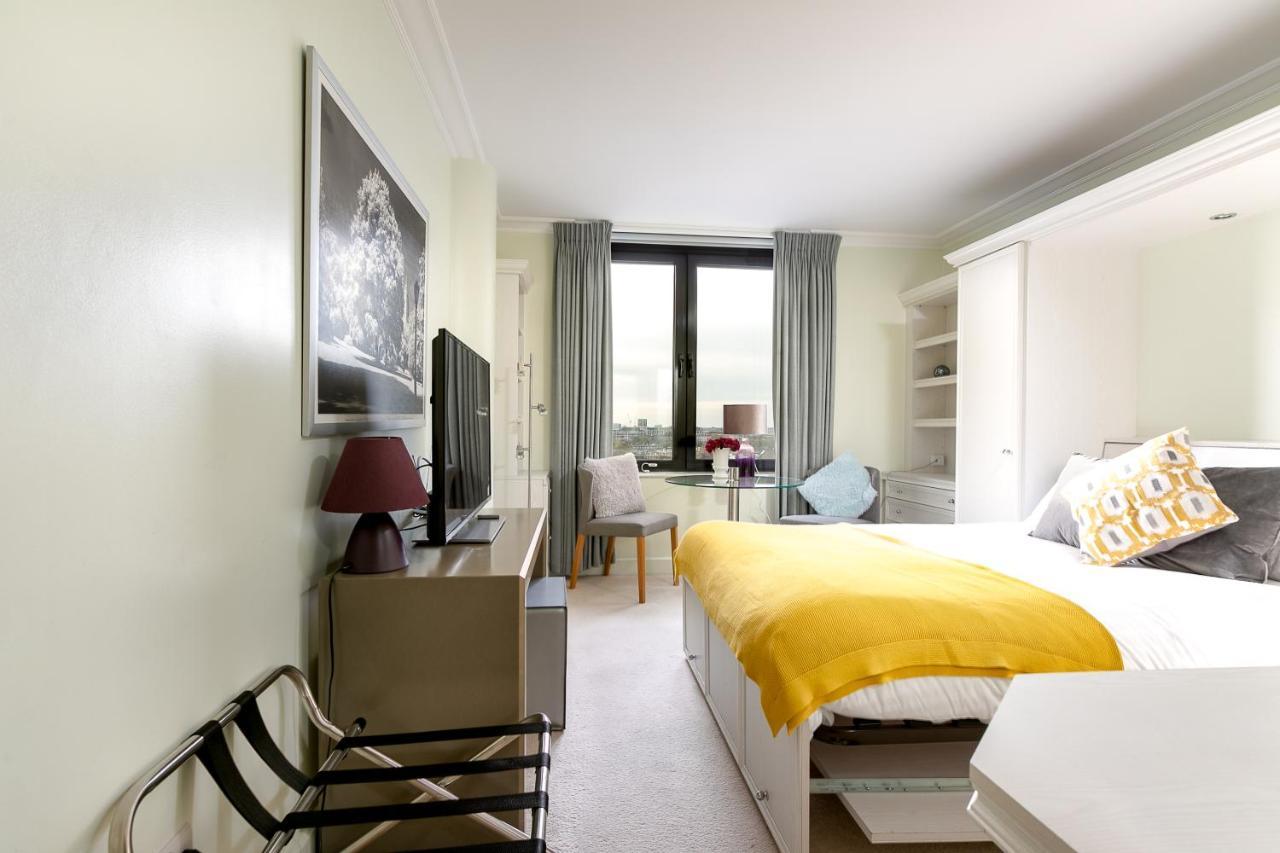 Point West Apartments Londen Buitenkant foto