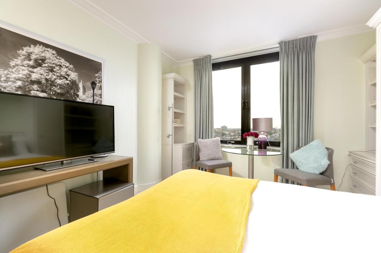 Point West Apartments Londen Buitenkant foto