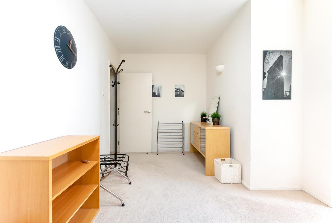 Point West Apartments Londen Buitenkant foto