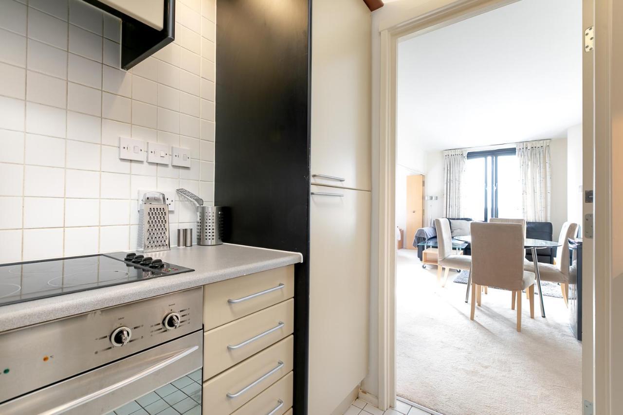 Point West Apartments Londen Buitenkant foto