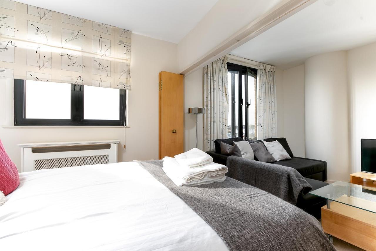 Point West Apartments Londen Buitenkant foto